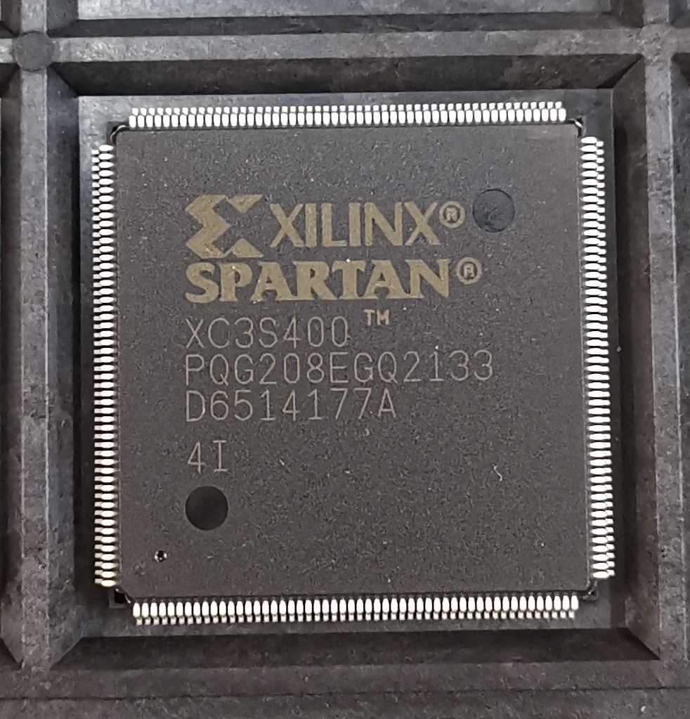 Программируемая логическая интегральная схема (FPGA) Xilinx XC3S400-4PQG208C